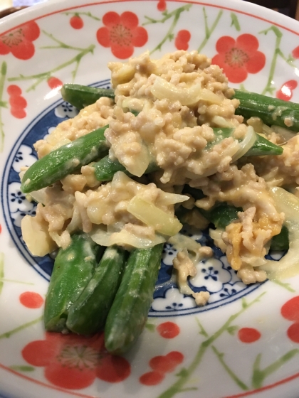 ご飯がすすむ☆豚肉とスナップエンドウの味噌マヨ炒め