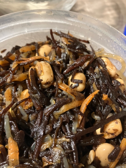 お惣菜屋さんの定番♪ひじきの煮物