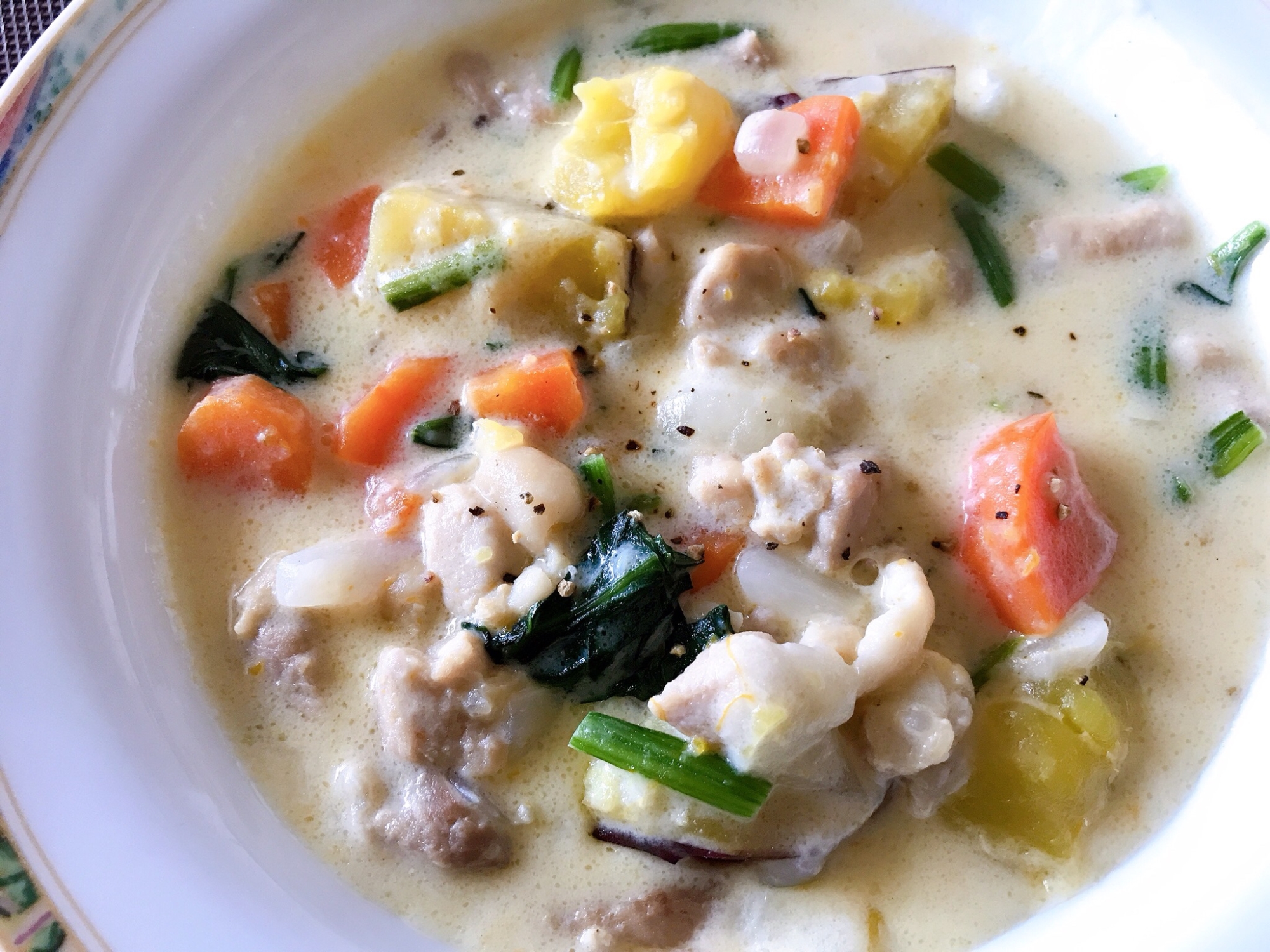 Staubで無水シチュー 素材 牛乳のみ ストウブ レシピ 作り方 By Balletmom 楽天レシピ Staubで無水シチュー 素材 牛乳のみ ストウブ レシピ 作り方 By Balletmom 楽天レシピ