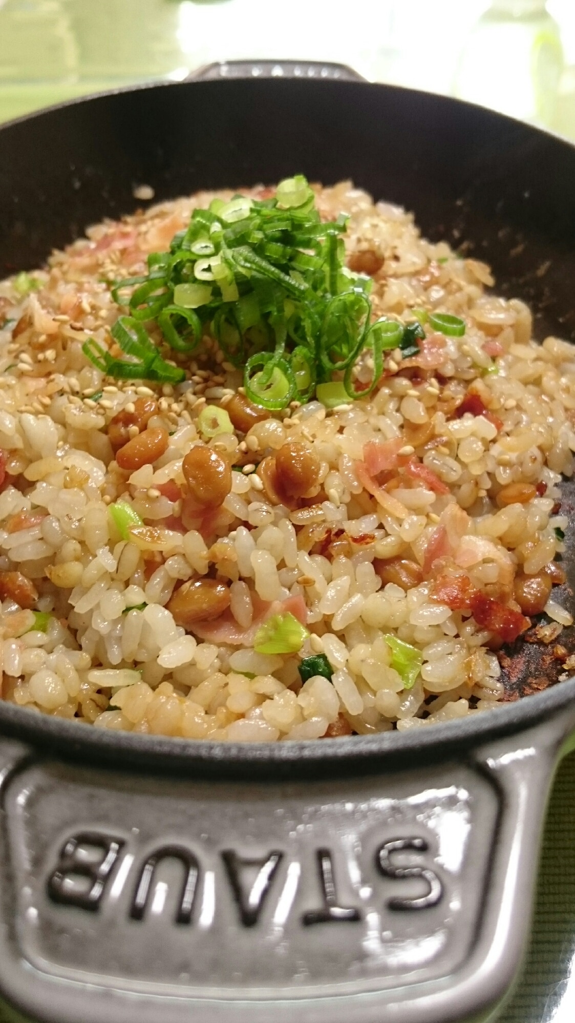 おひとり様の〜ベーコン納豆チャーハン