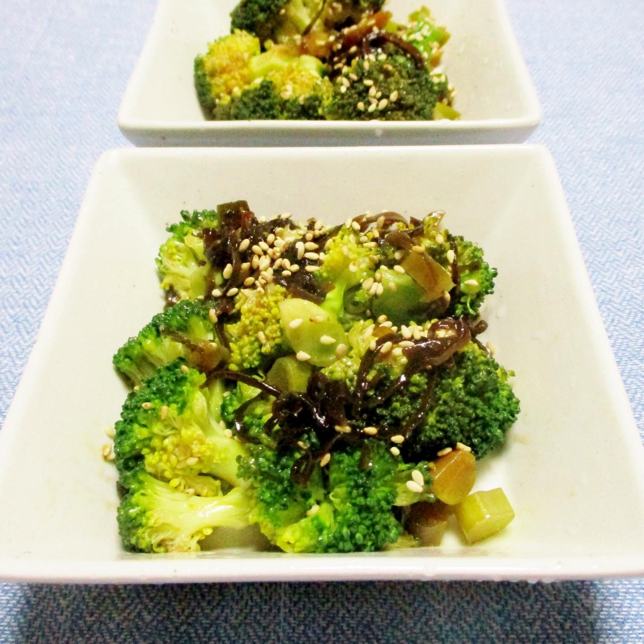 ブロッコリーの塩こん和え