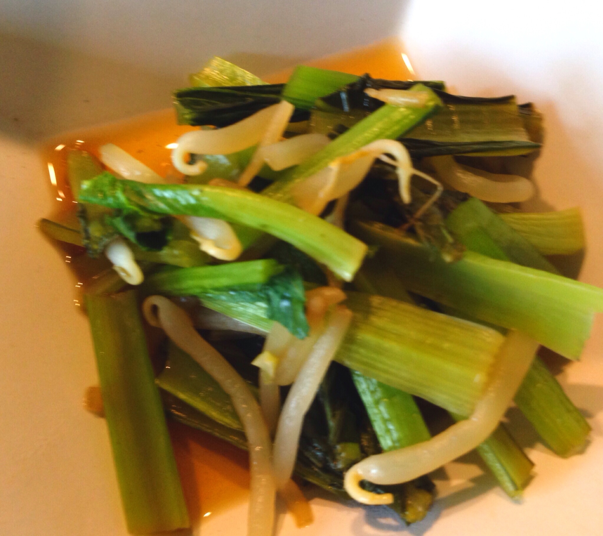 副菜に電子レンジで簡単！小松菜とモヤシのポン酢煮