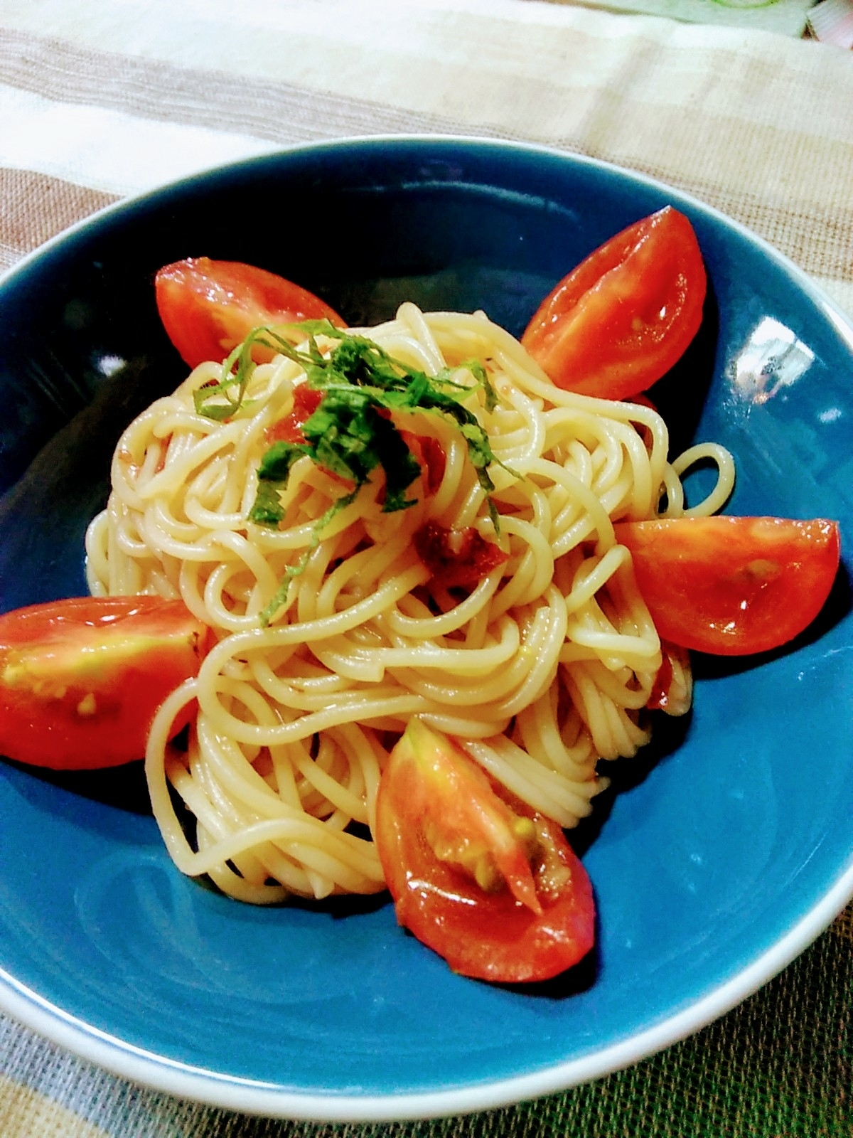 トマトと梅の冷パスタ