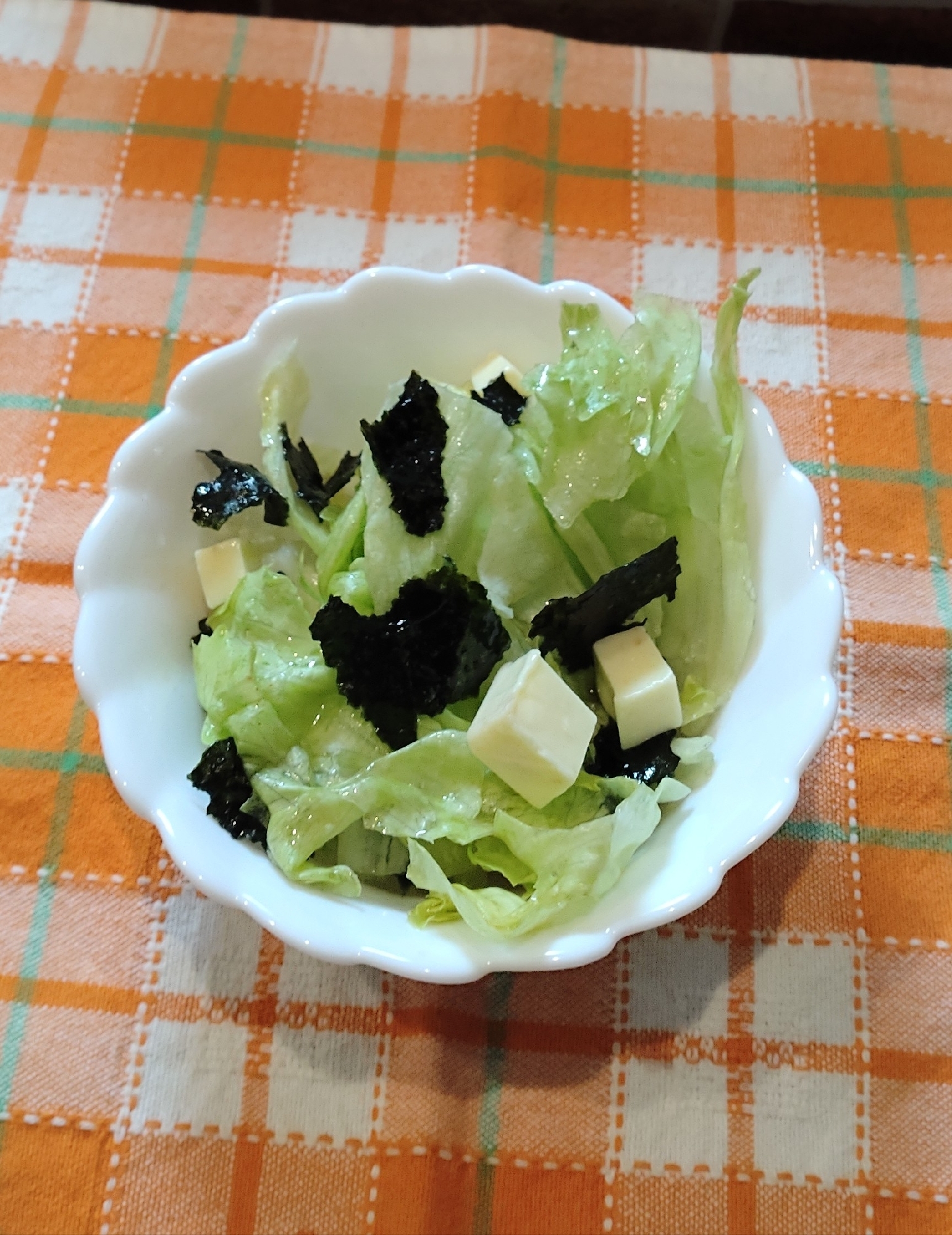 ごま油香る♡海苔とチーズのサラダ