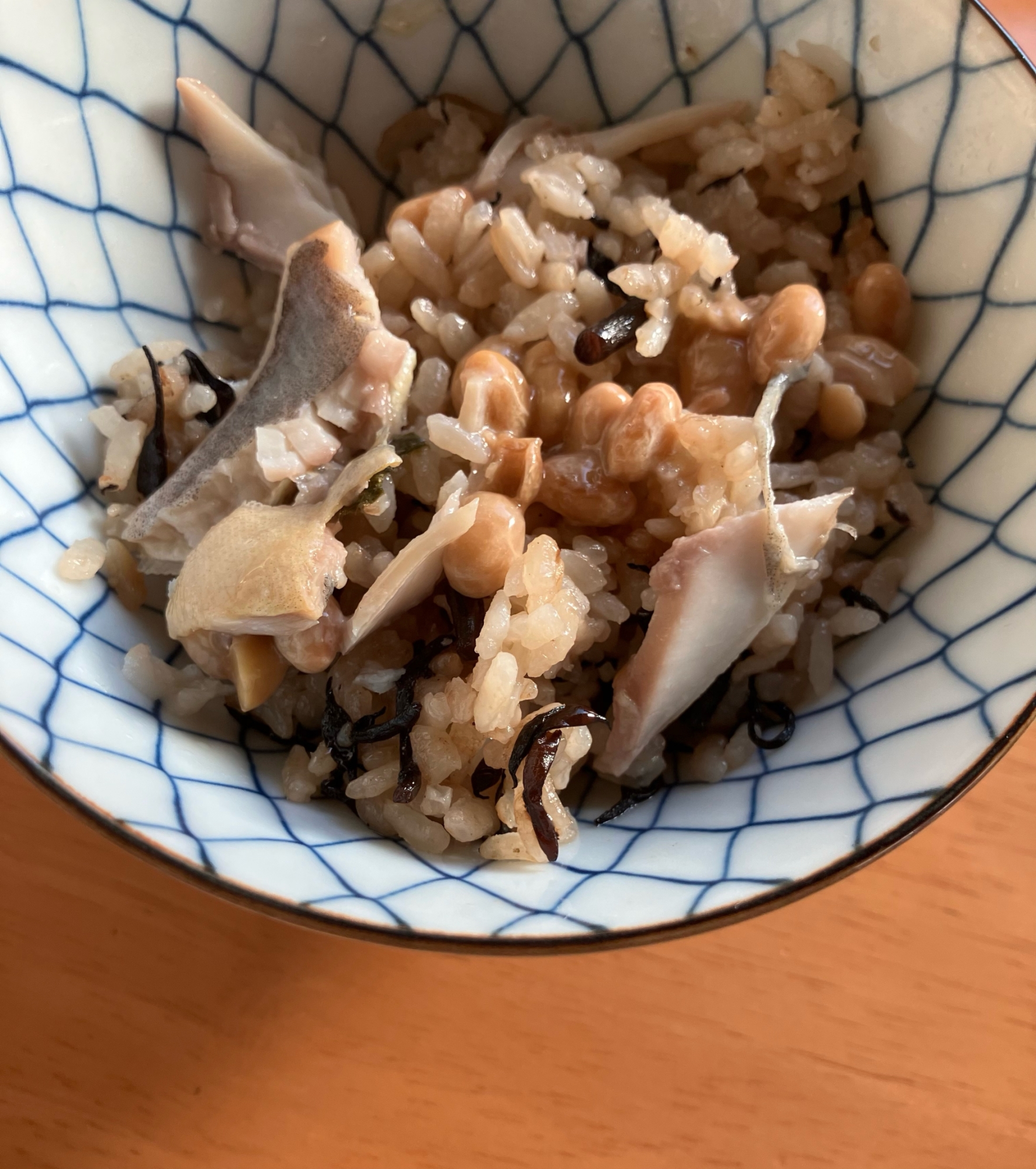 納豆とホッケのひじき炊き込みご飯