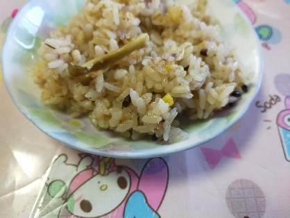 二十穀ミックスとしめじのだし醤油炊き込みご飯