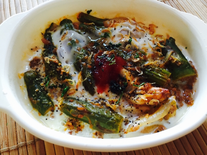 リメイク!アスパラミート炒めのホワイトオムレツ