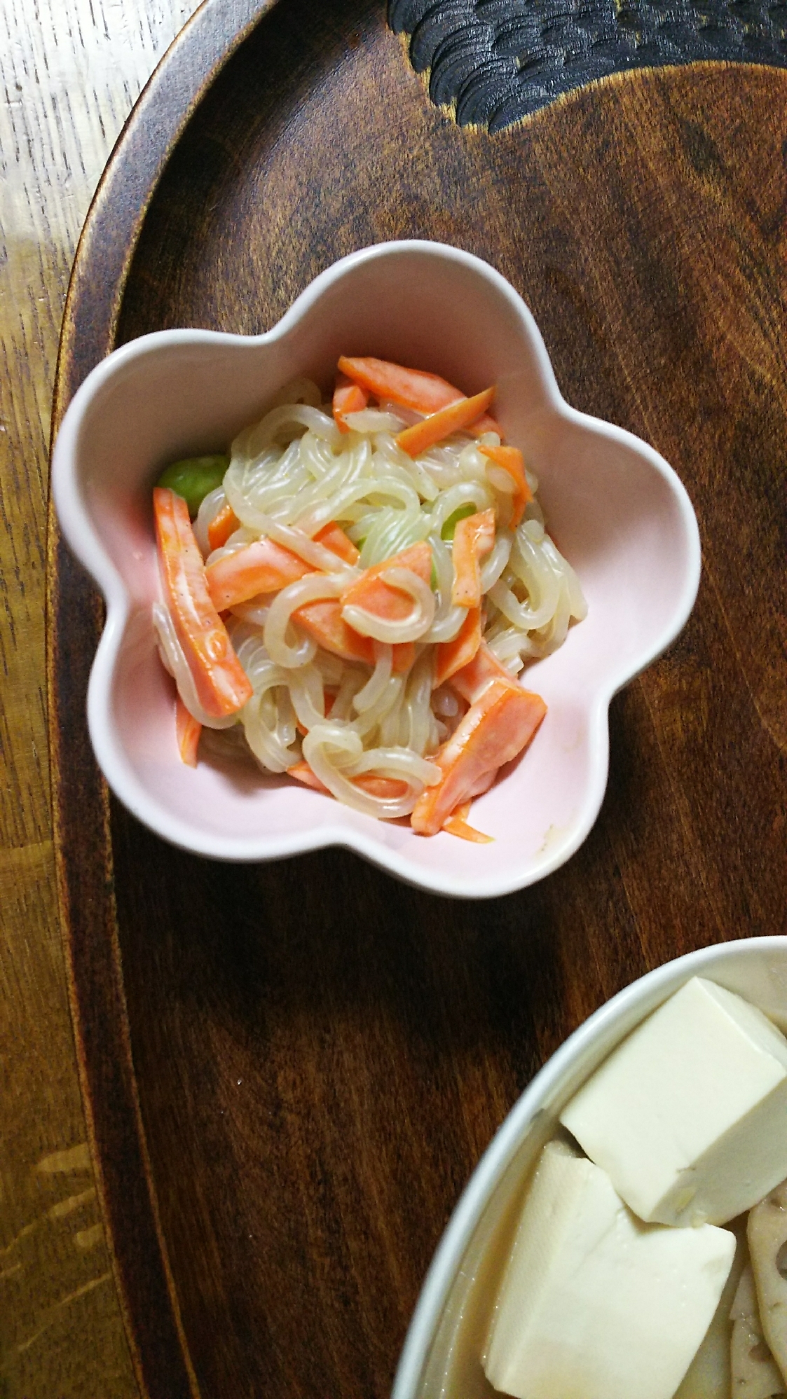 器に盛られた、糸こんにゃくのマヨネーズサラダ