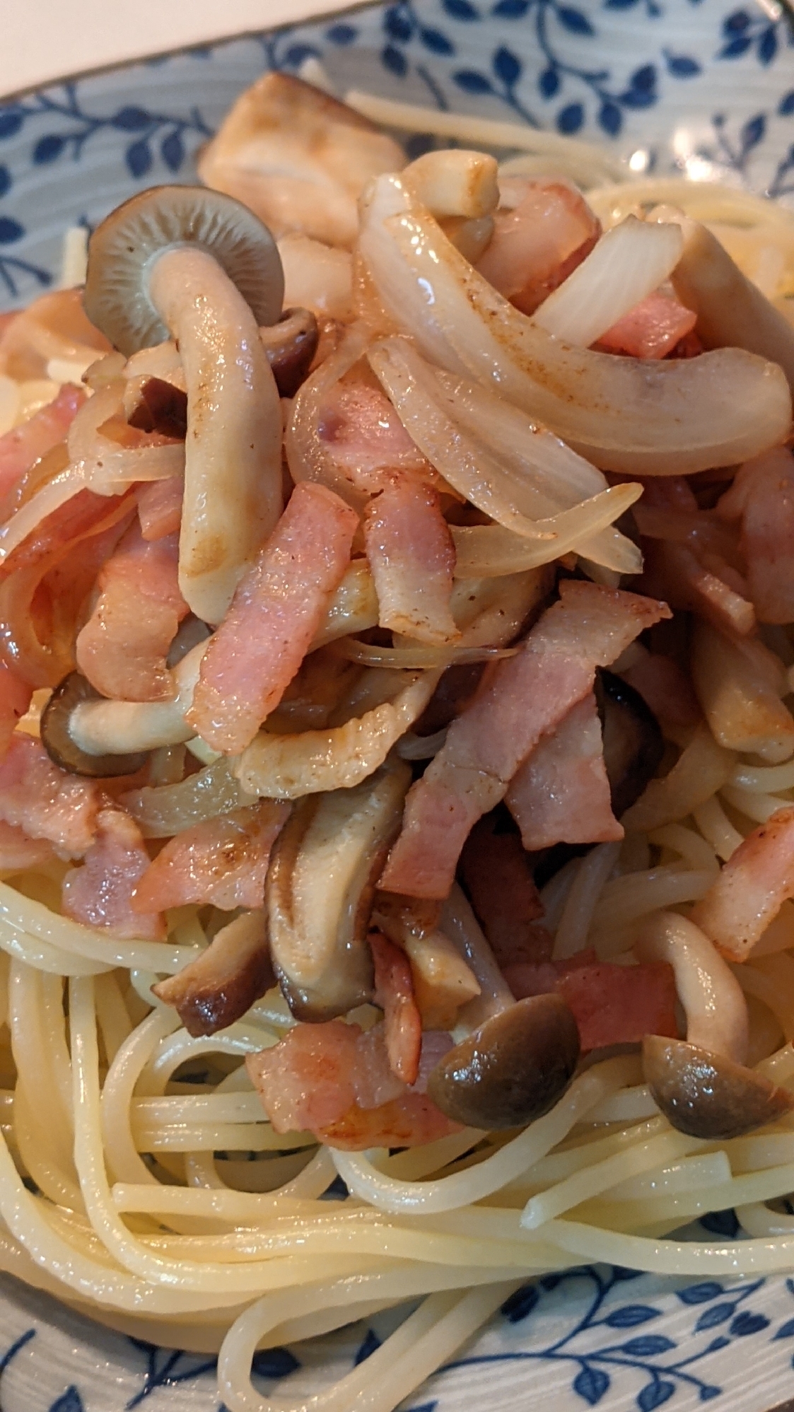 ベーコンの塩気で食べる美味しいきのこスパ レシピ 作り方 By Otokatsuradio 楽天レシピ