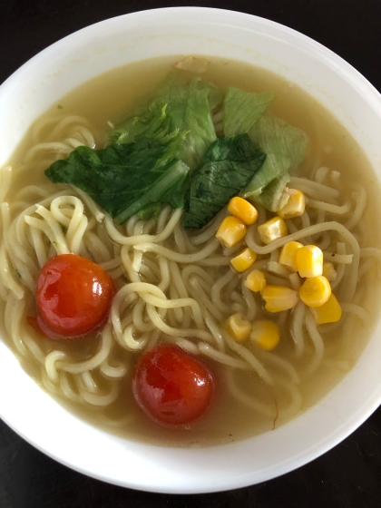 ミニトマト☆コーン☆小松菜入り塩ラーメン