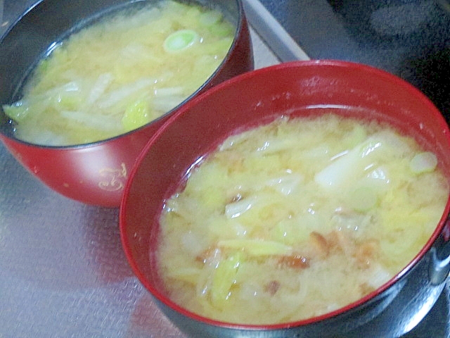 キャベツとしめじのお味噌汁