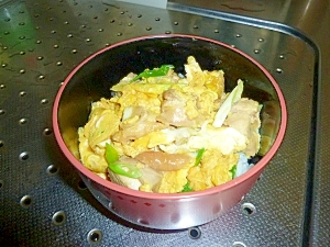 残り物でピリ辛卵とじ丼