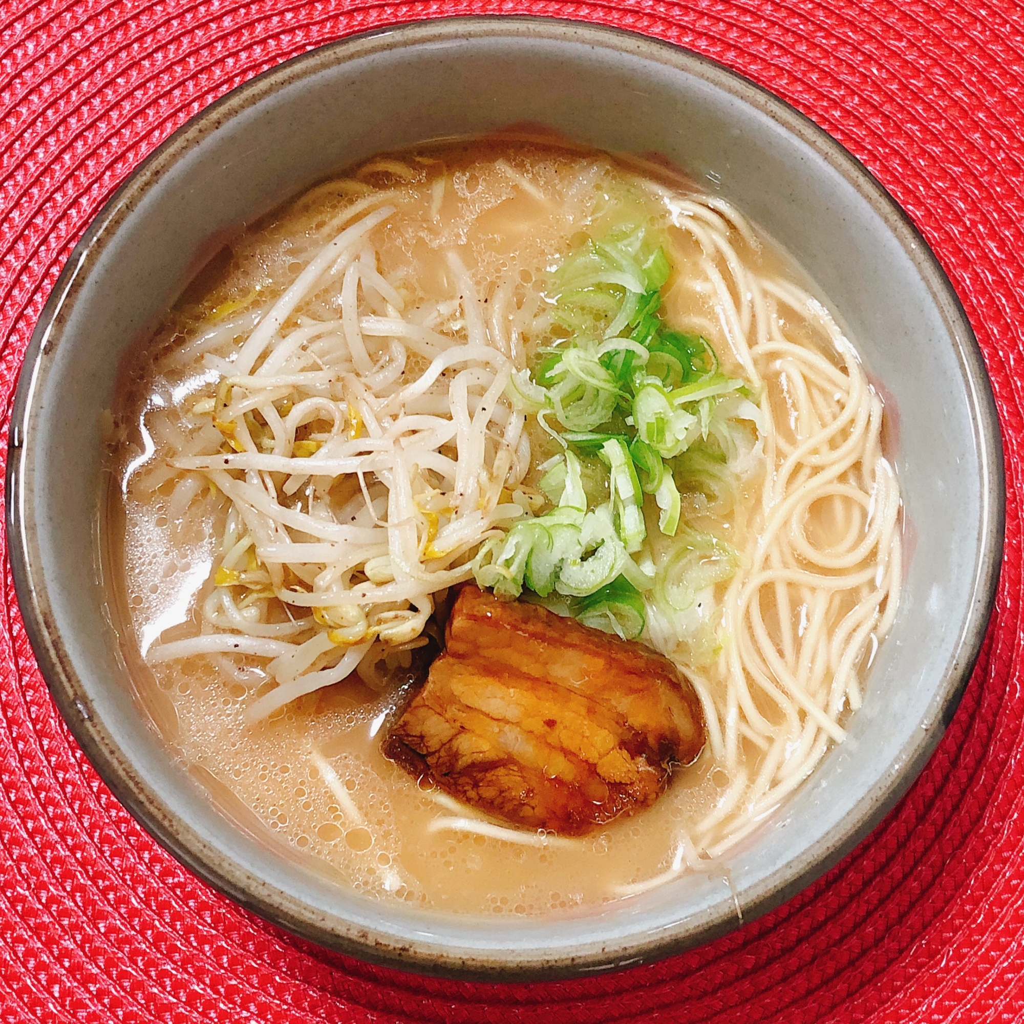 もやし♪とんこつラーメン˖✧˖°