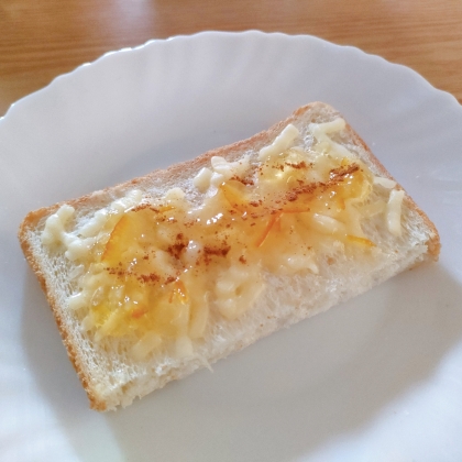チーズマーマレードのトースト