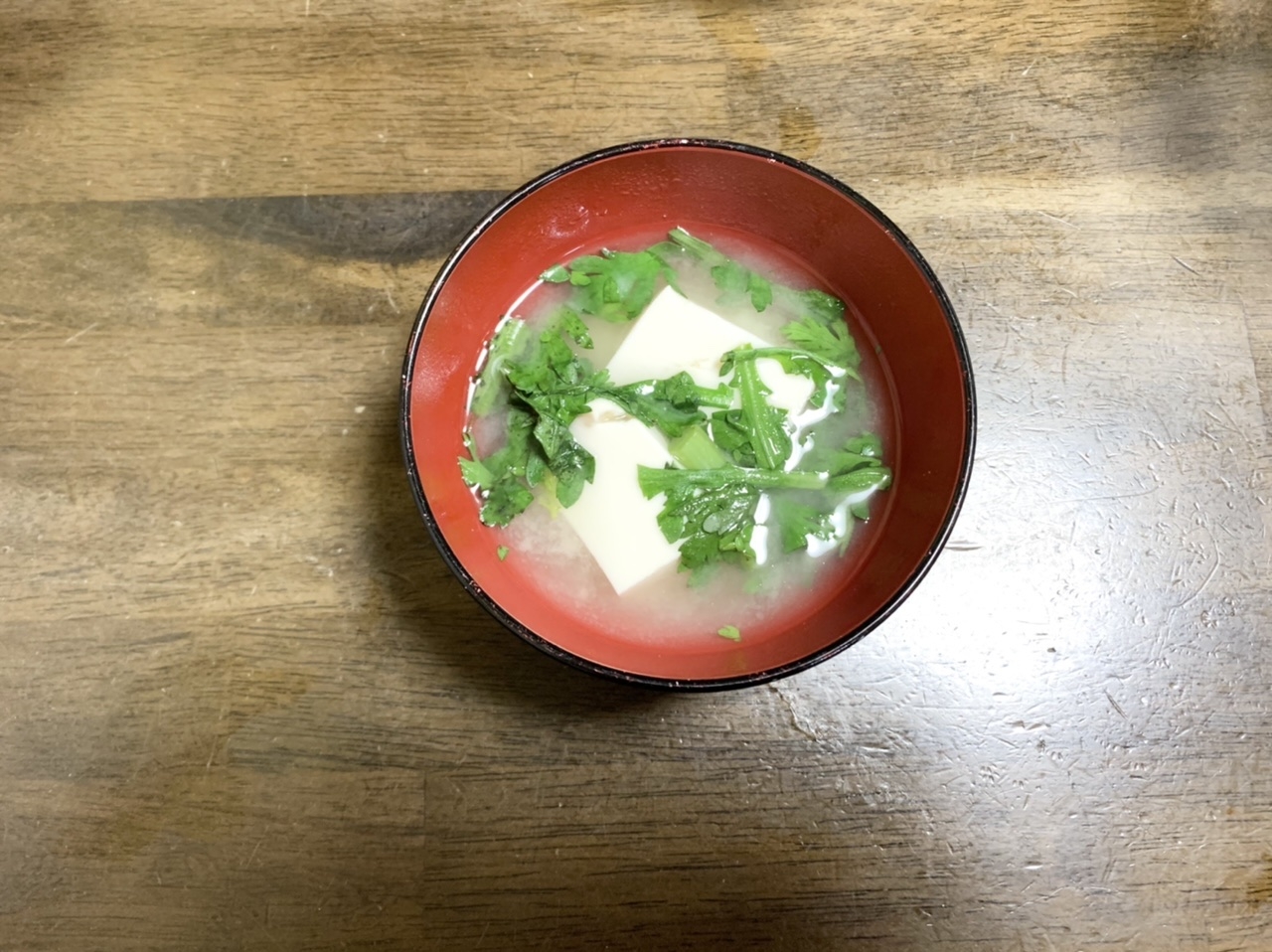 味噌汁レシピ　豆腐と春菊の味噌汁