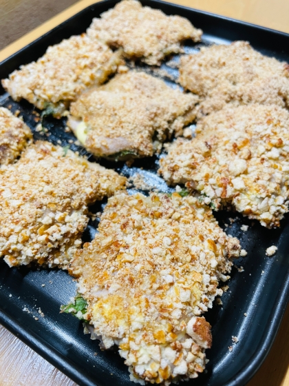 冷めてもおいしい！揚げないチーズ入りおかきとんかつ