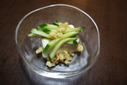 揚げ玉とめんつゆの間違いない美味しさにきゅうりの食感がぴったりの美味しい冷奴でした♪３つの絶妙なコンビネーションですね☆また作って食べたいです！！