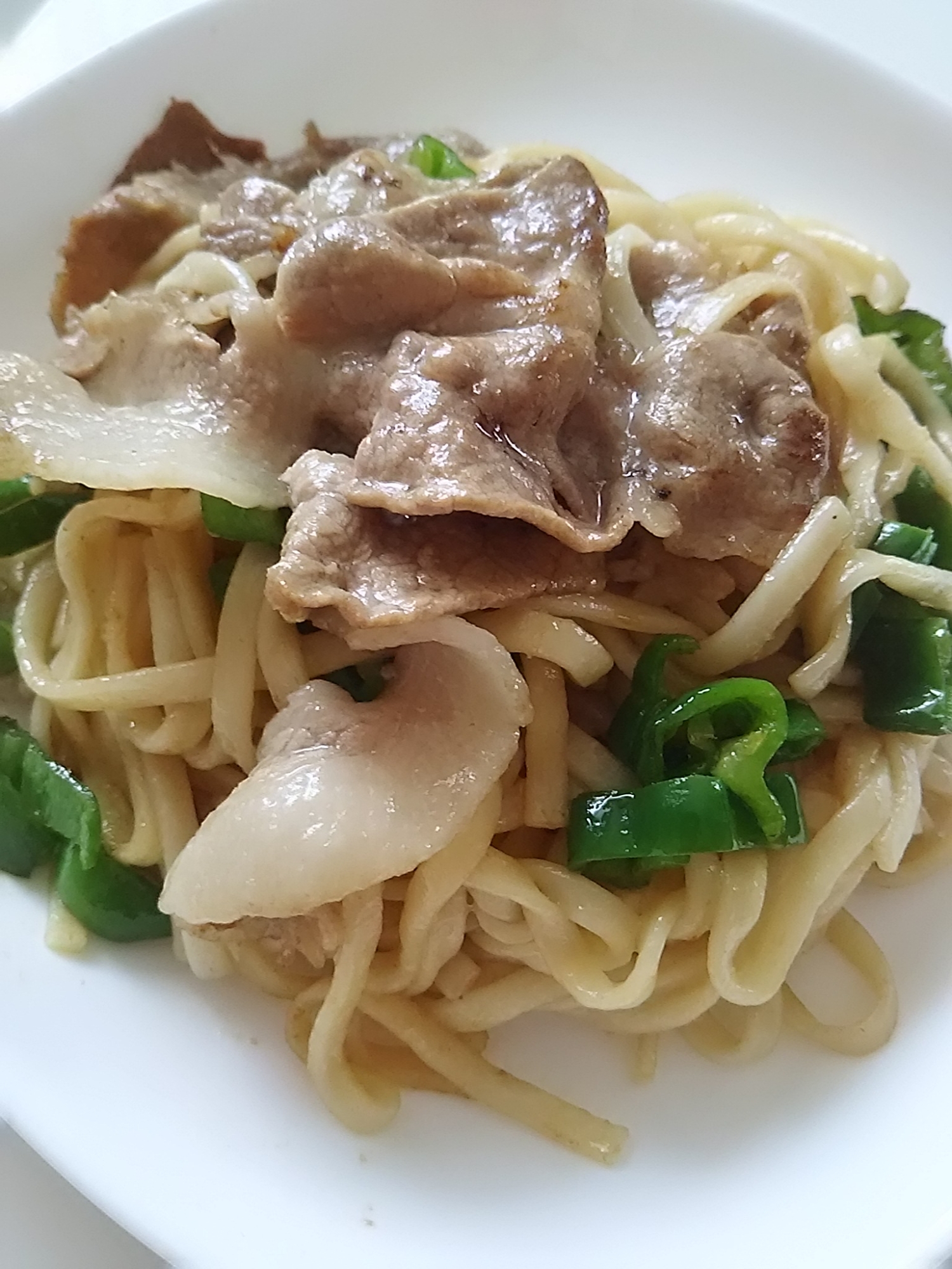 豚肉とピーマンの焼うどん(^^)