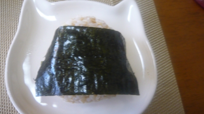 こんにちは・・・・・玄米ご飯で作っています。ツナマヨ、おにぎりにぴったりですね。とても美味しかったです。ごちそうさまでした(#^.^#)