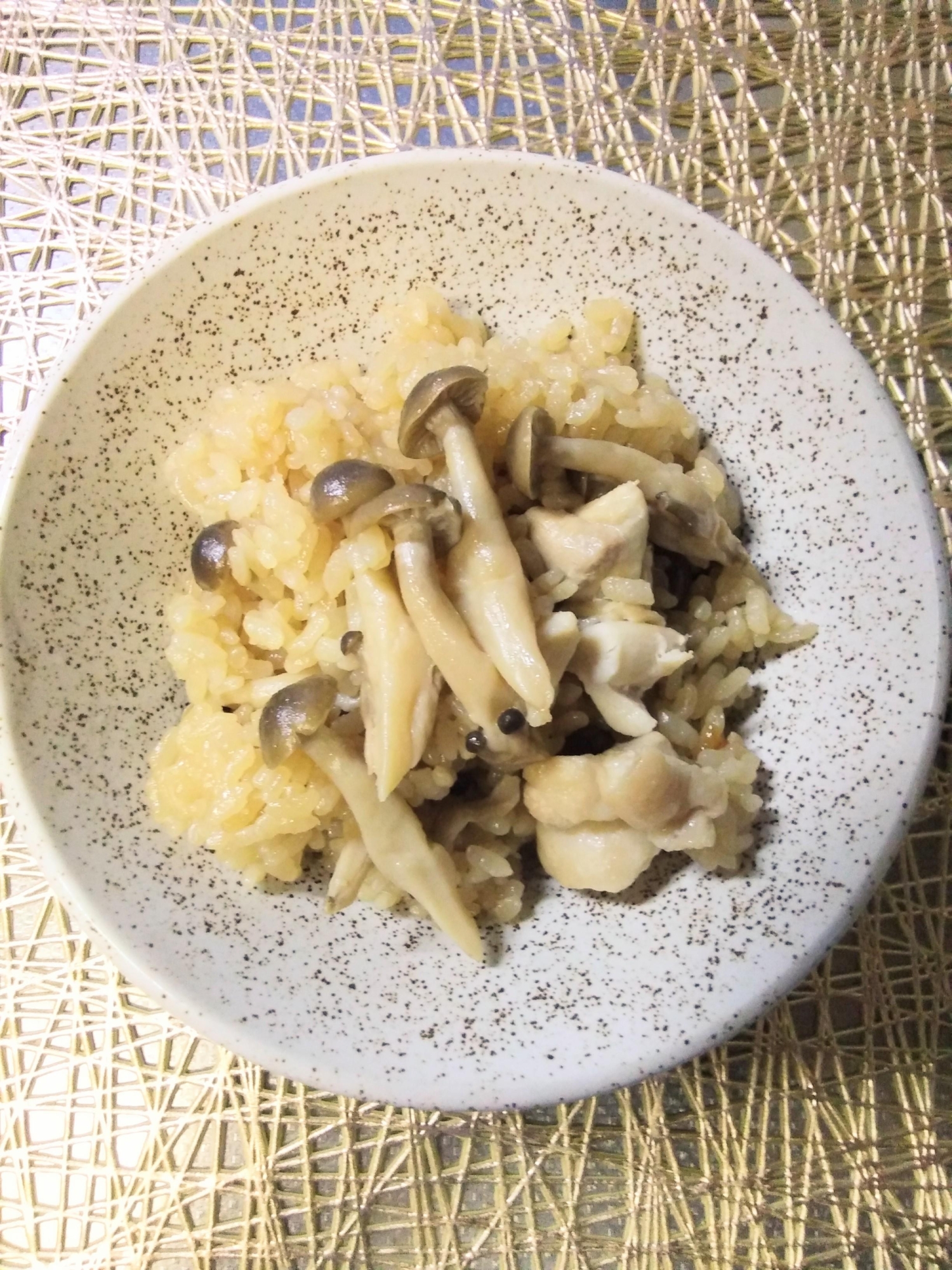 鶏肉としめじのポン酢醤油炊き込みご飯