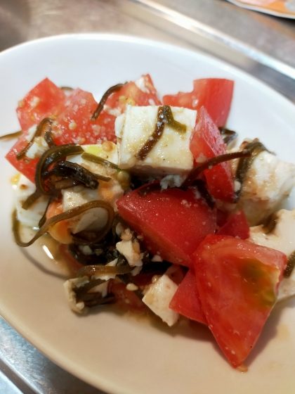 ミニトマトと塩昆布の豆腐サラダ