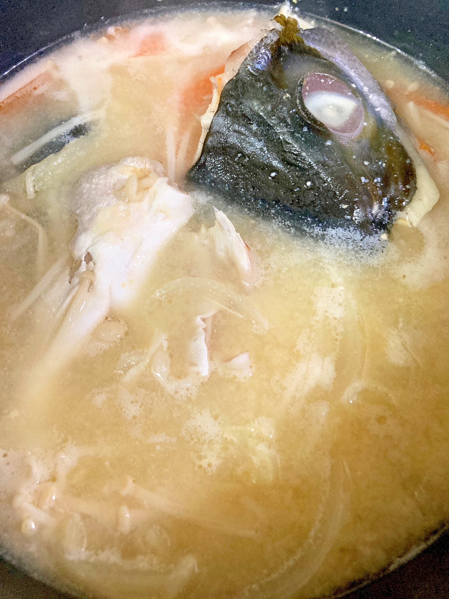 ヒラマサのアラで作るえのき 人参 玉ねぎ味噌汁 レシピ 作り方 By 水玉模様 楽天レシピ ヒラマサのアラで作るえのき 人参 玉ねぎ味噌汁 レシピ 作り方 By 水玉模様 楽天レシピ