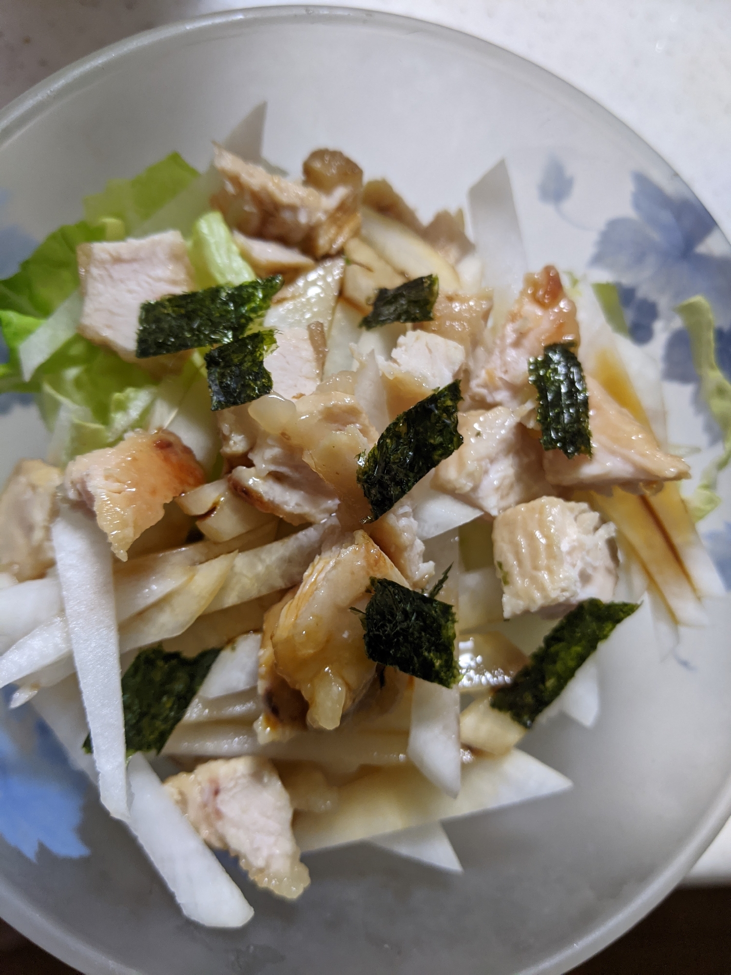 鶏胸肉と大根と白菜のサラダ