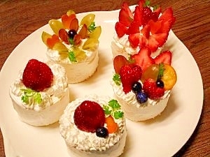 市販のロールケーキで☆デコケーキ レシピ・作り方 by ブルーボリジ｜楽天レシピ