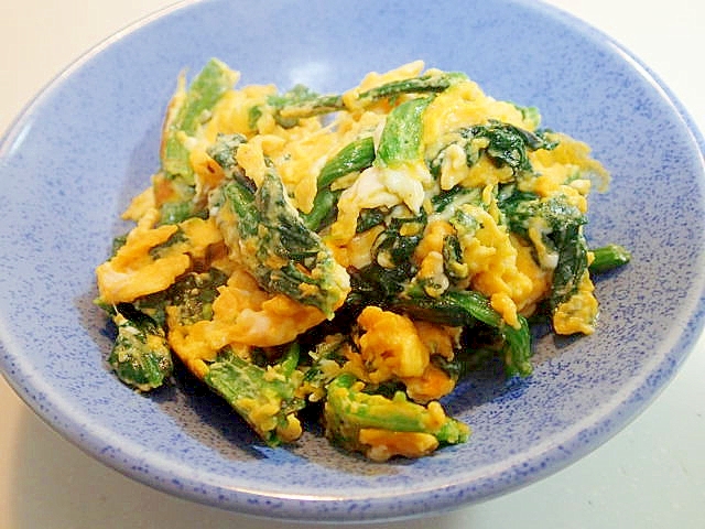 ほうれん草ととろけるチーズの卵炒め