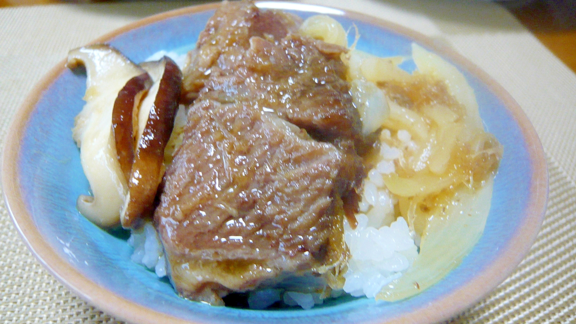 ♥　牛ほほ肉トロトロ丼　♥