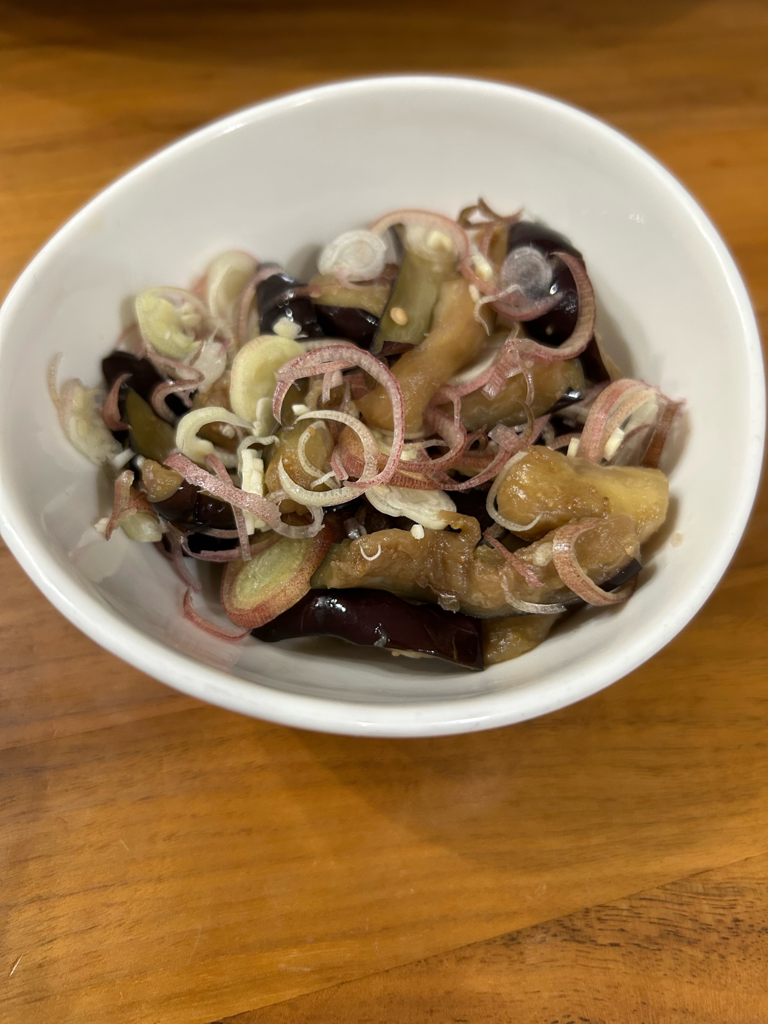 みょうがを添えてナスの浅漬け