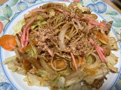 こんにちは♪
冷蔵庫にある物で作りました❣️
焼きそばはランチにピッタリですね❗️
ご馳走様でした╰(*´︶`*)╯♡