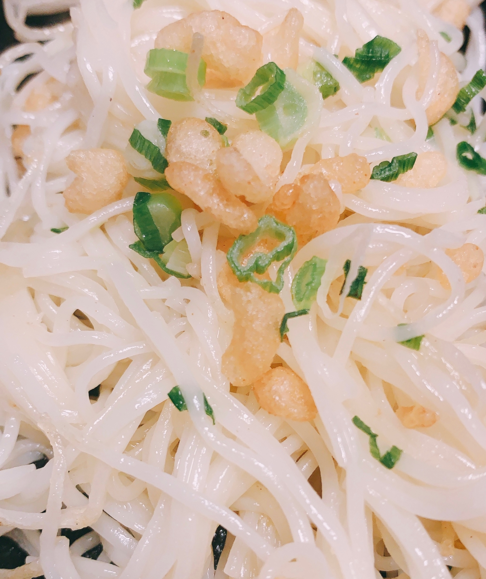 ごま油の香り！サクサク食感の焼きそうめん