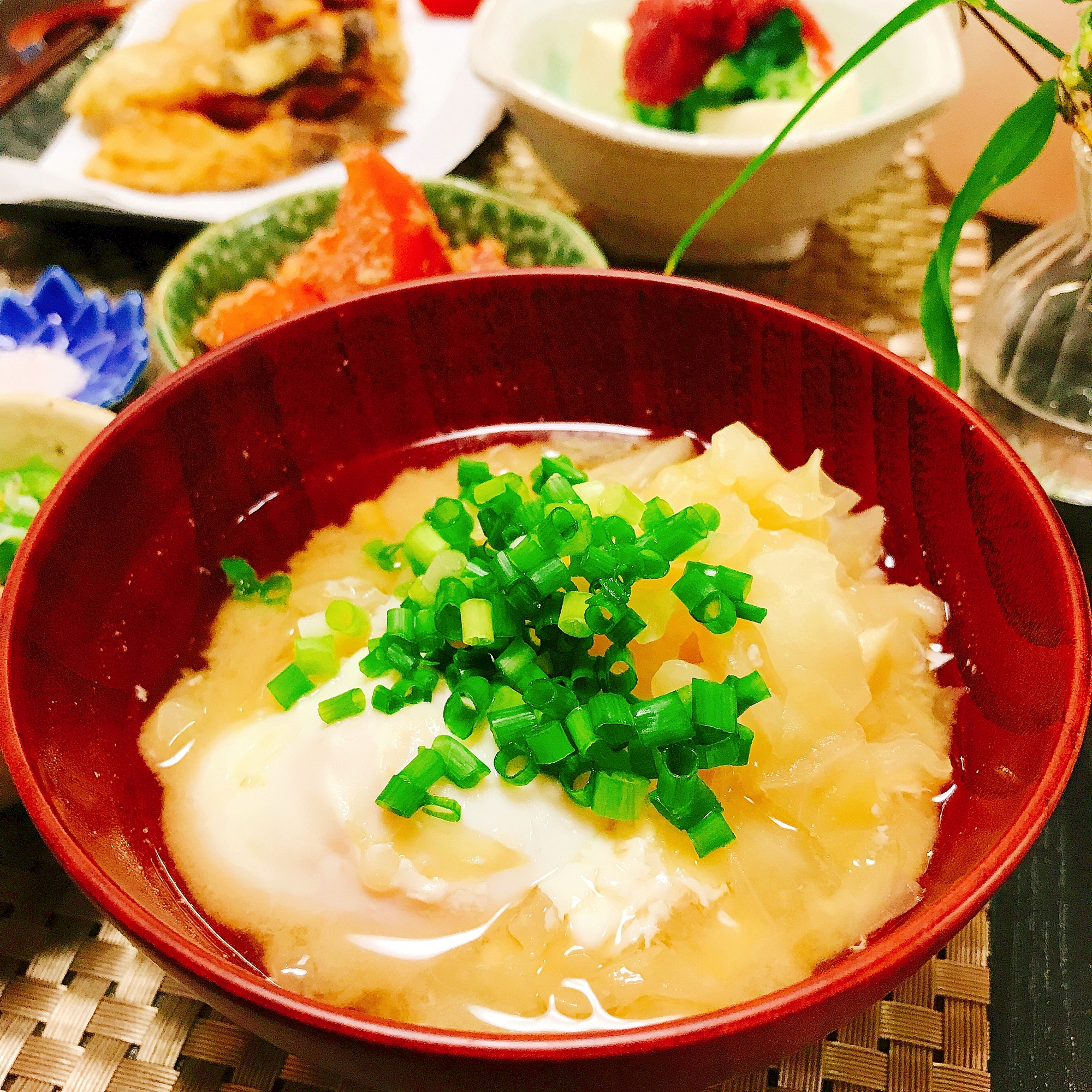 半熟♡落とし玉子とキャベツのお味噌汁