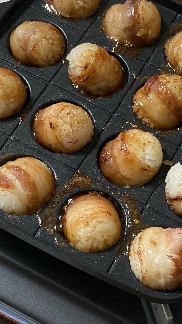 たこ焼き器でめちゃウマ肉巻きおにぎり！