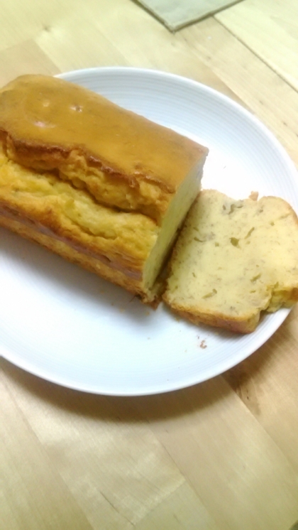 バナナがたくさんあって、美味しいケーキに変身！
簡単なのでまた作ります(^^)/