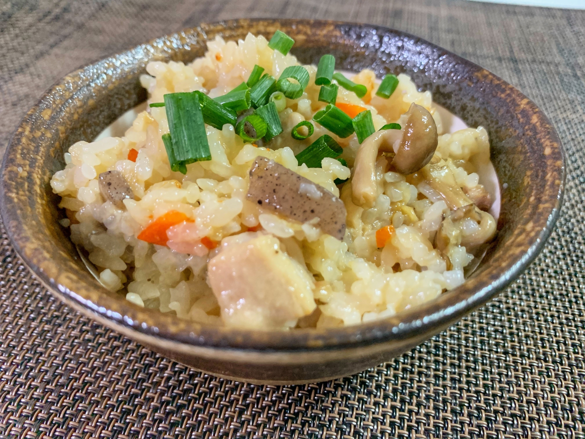 和食の定番！鶏もも肉の炊き込みごはん♫