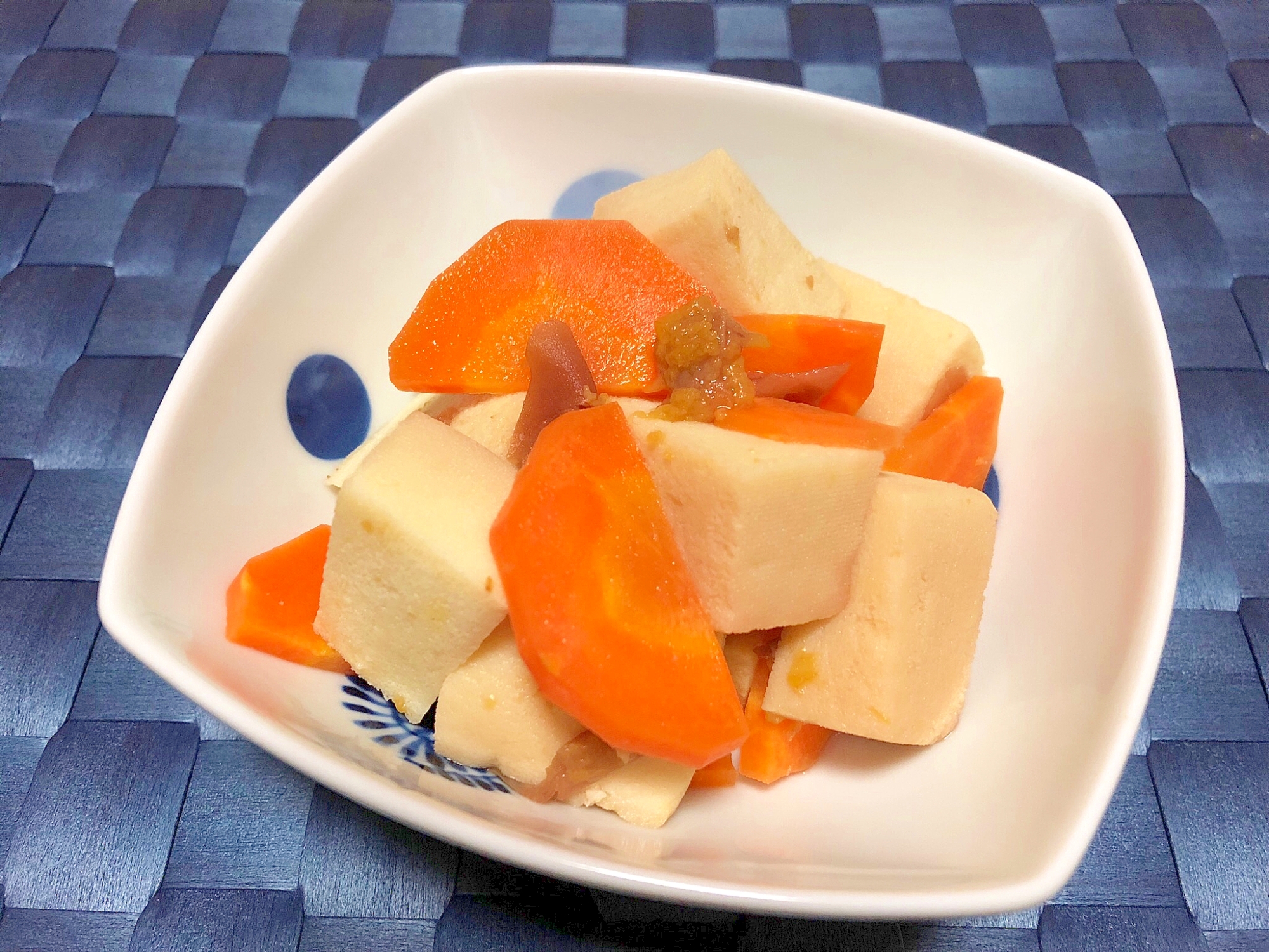 レンジで簡単！高野豆腐とにんじんの梅煮