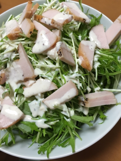 今回は鶏の燻製で作りましたが、これまたドレッシングと合って、山盛りあったサラダも殆ど1人で食べちゃいました（≧∇≦）