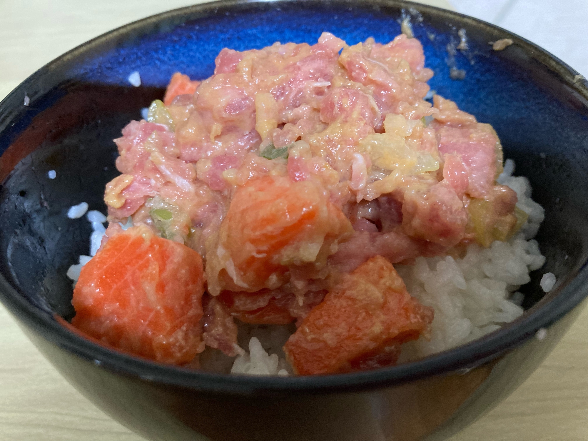 ネギトロとサーモンのなめろう丼