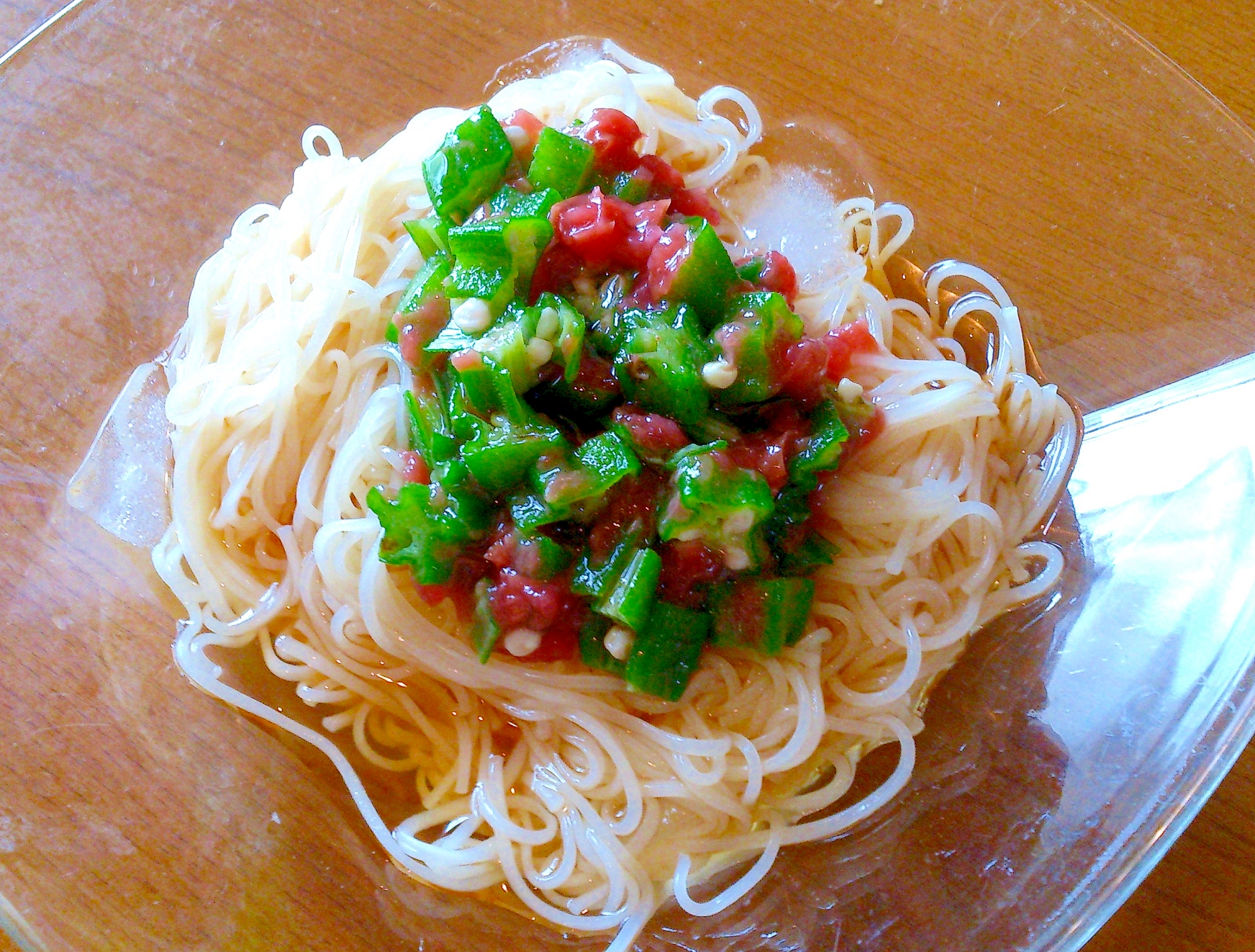 簡単一品料理☆梅オクラそうめん