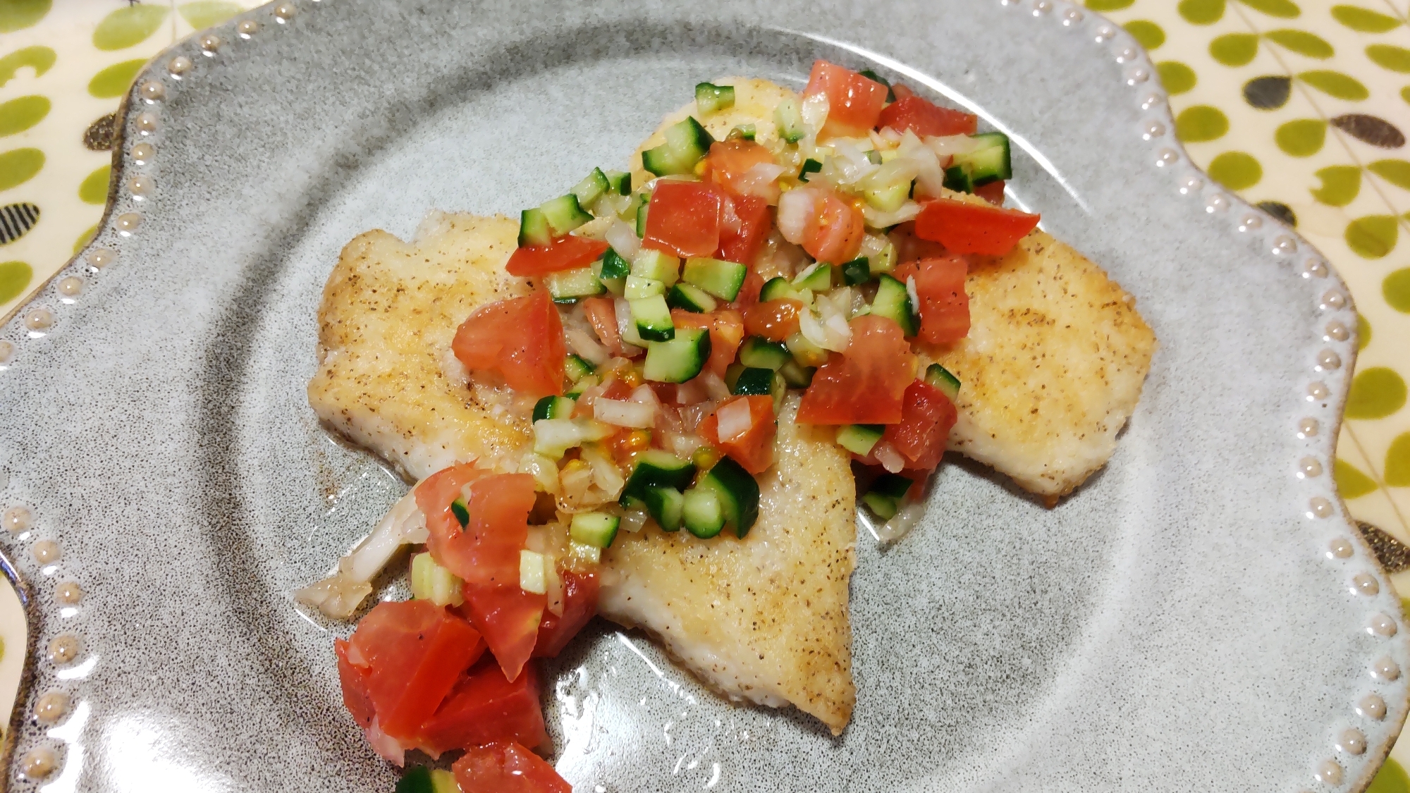 白身魚ソテーのトマトソースがけ レシピ 作り方 By うろちょろ 楽天レシピ 白身魚ソテーのトマトソースがけ レシピ 作り方 By うろちょろ 楽天レシピ