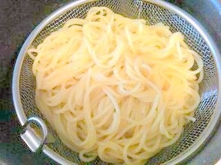 前回素麺でイマイチだったので、今回はスパゲッティーニで挑戦しました！３度目にして最高の出来！娘も、美味しぃって言ってました。わぁい。どうもありがとうございました