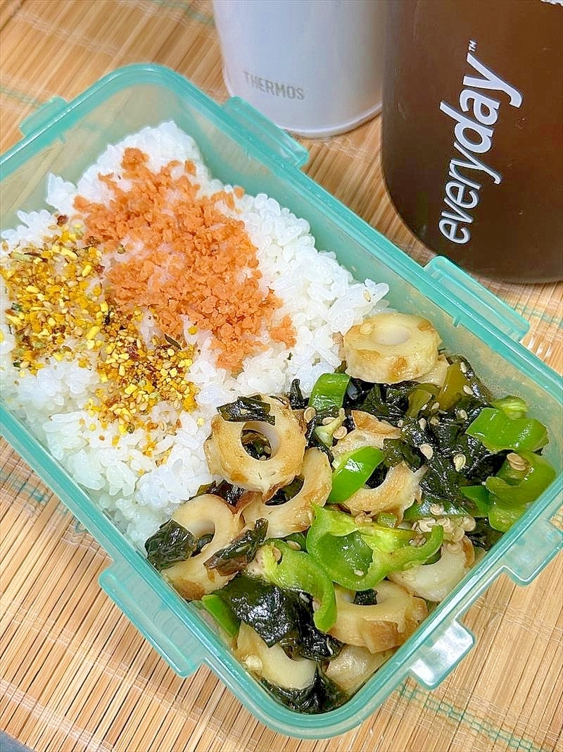 甘辛からころちくわかめ、濃い濃い緑がきれいだな炒め