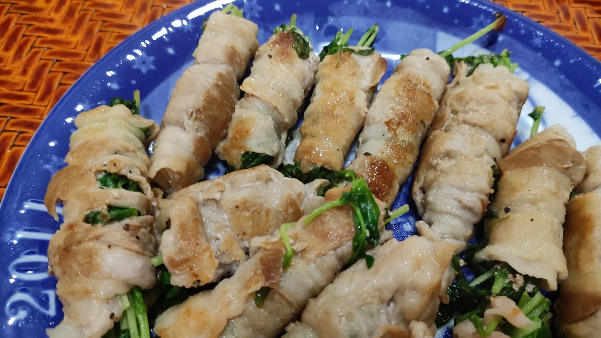 コスパ最強、栄養満点!豆苗の豚肉巻き