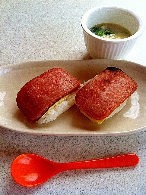 フライパンひとつでok スパムおにぎりとスープ レシピ 作り方 By Chottoshiawase 楽天レシピ フライパンひとつでok スパムおにぎりとスープ レシピ 作り方 By Chottoshiawase 楽天レシピ