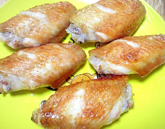 塩とレモンに漬けてパリッと焼いた手羽先 レシピ 作り方 By デラみーやん 楽天レシピ