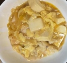 豆腐と玉ねぎ、鶏肉の卵とじ