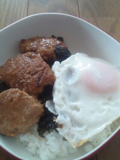 すごく簡単でした(^^)v
目玉焼きもトッピングして、子供たちはマヨネーズもかけて美味しそうに食べてくれました！また作りま～す♪