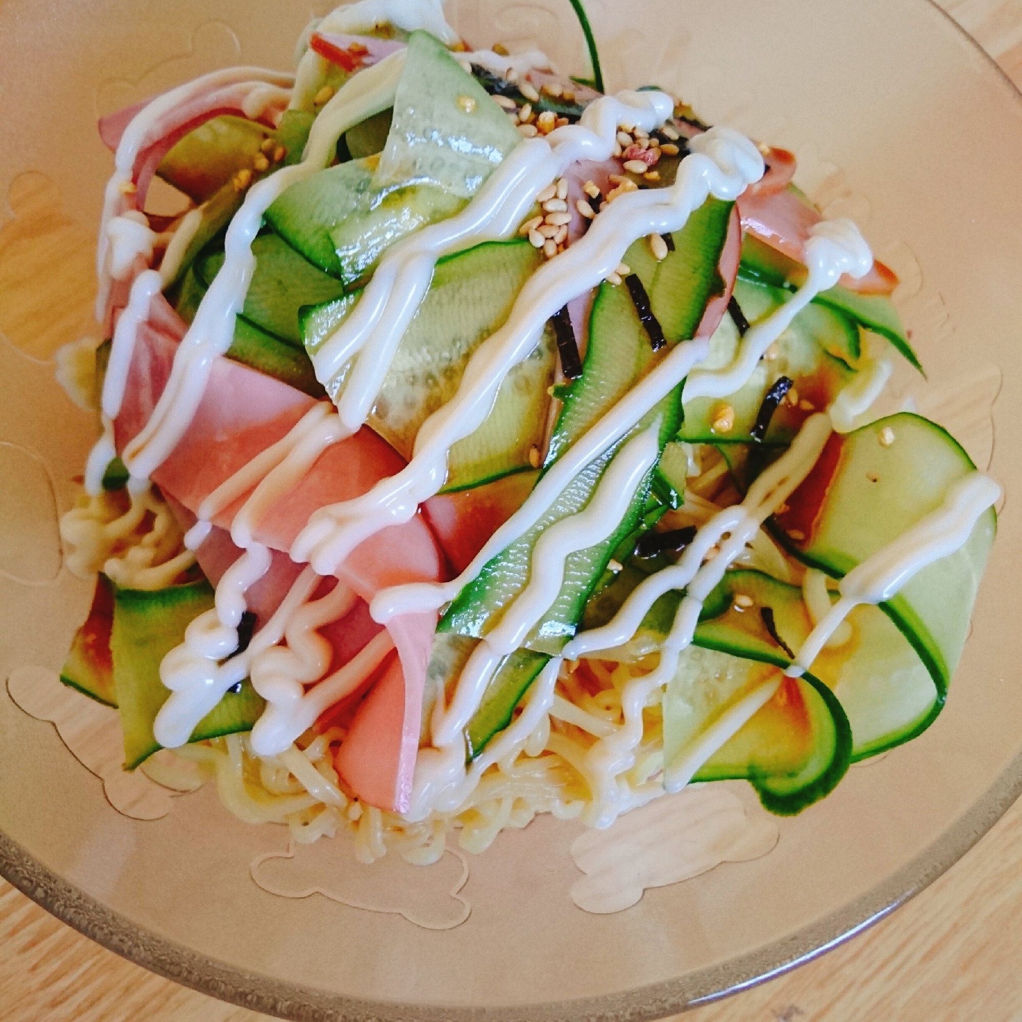 ひらひらキュウリとハムの冷やしラーメン